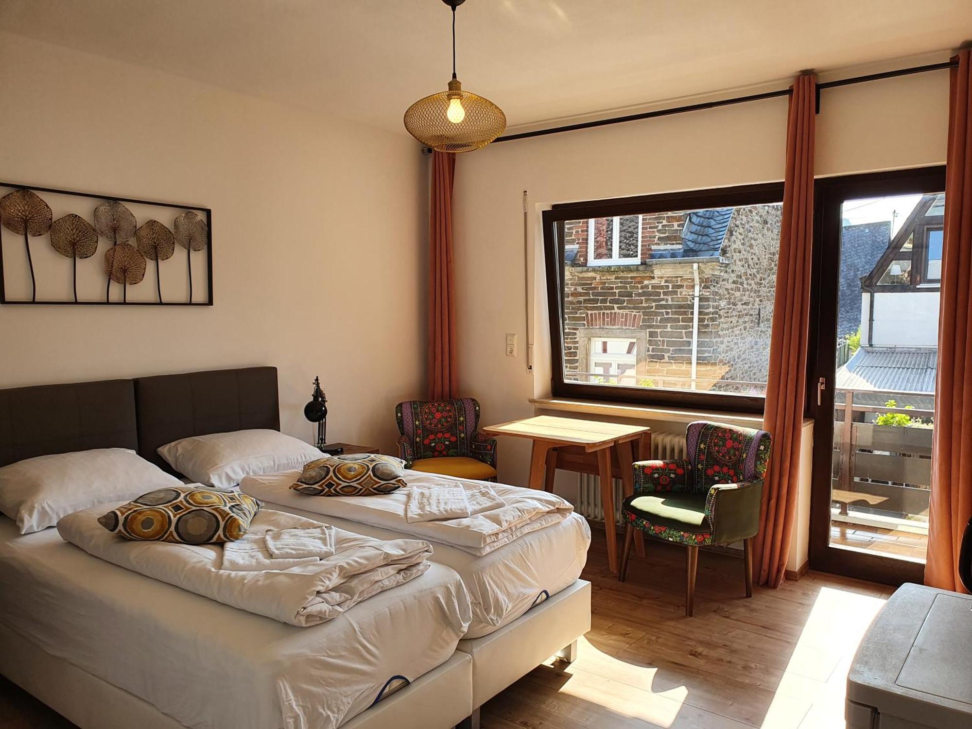 Roemerstube Apartments & Rooms Ediger-Eller Rum bild