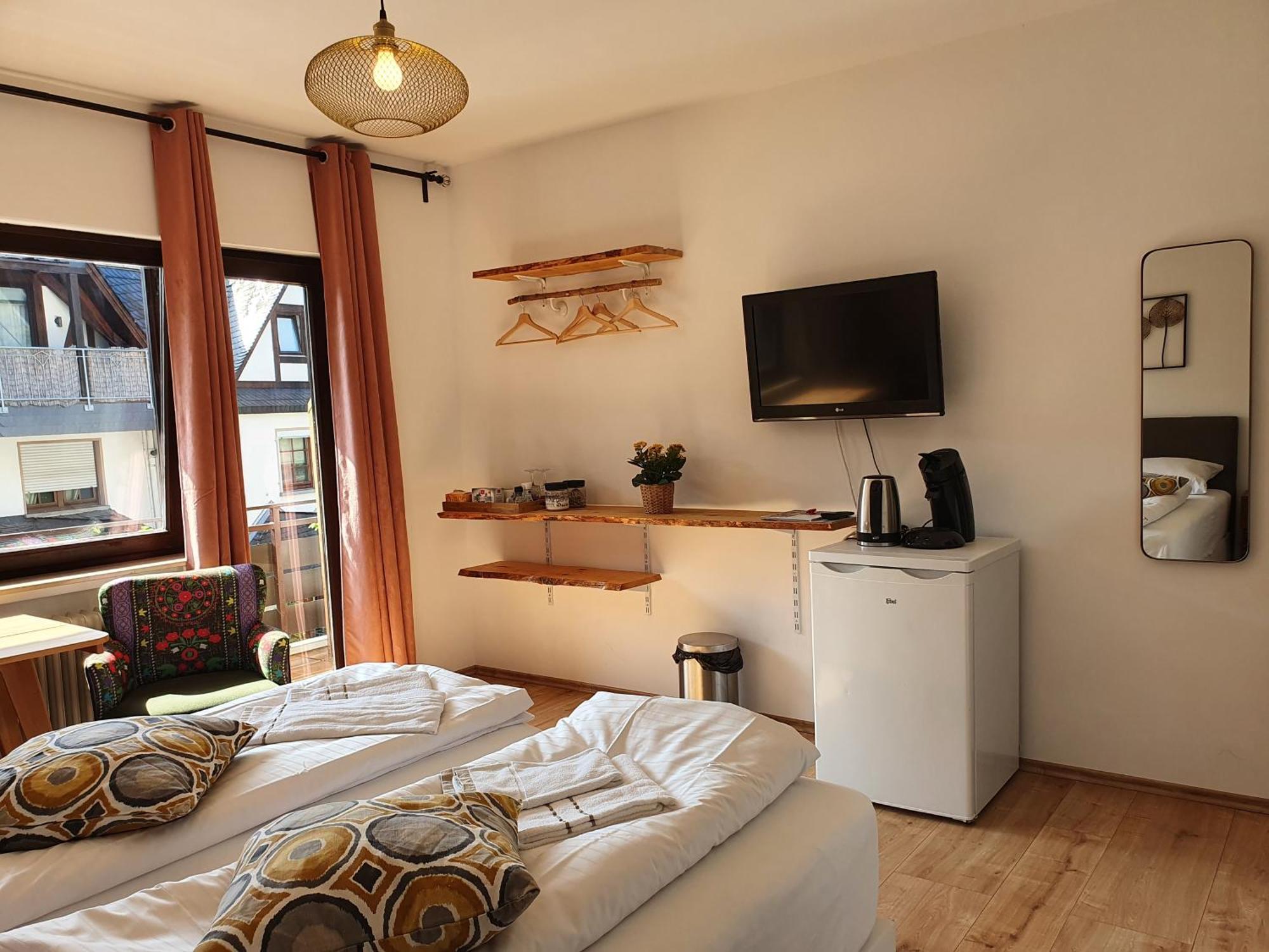Roemerstube Apartments & Rooms Ediger-Eller Rum bild