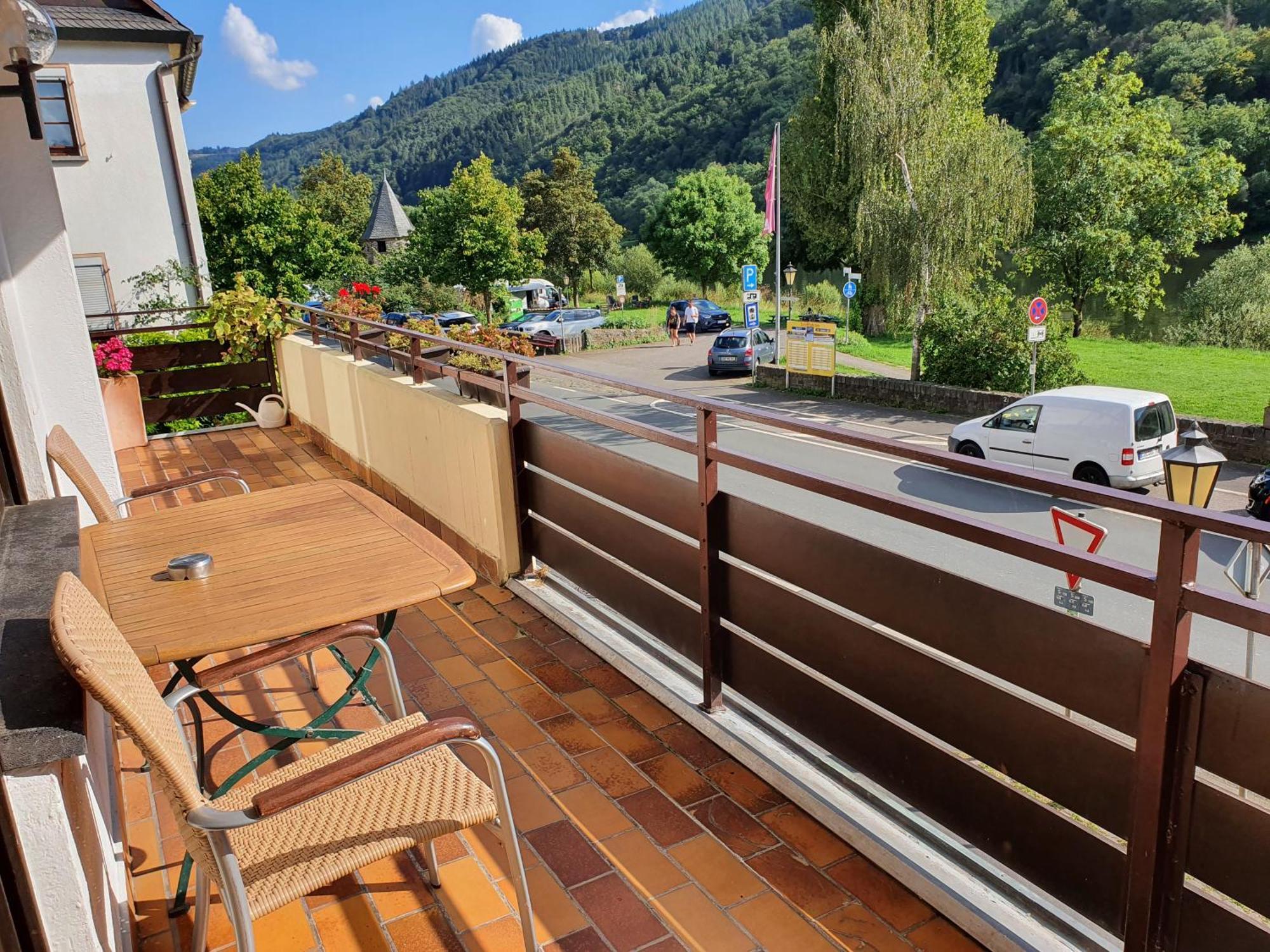 Roemerstube Apartments & Rooms Ediger-Eller Rum bild